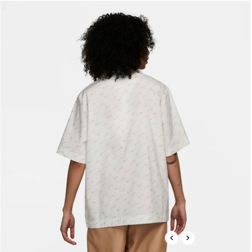 Nike Sportswear Everyday Modern Woven Top White Swoosh Print Womens‎ Size Medium